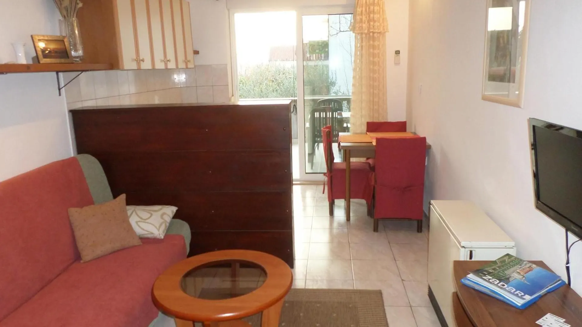 Funktionelles Apartment Mit Terrasse Zadar
