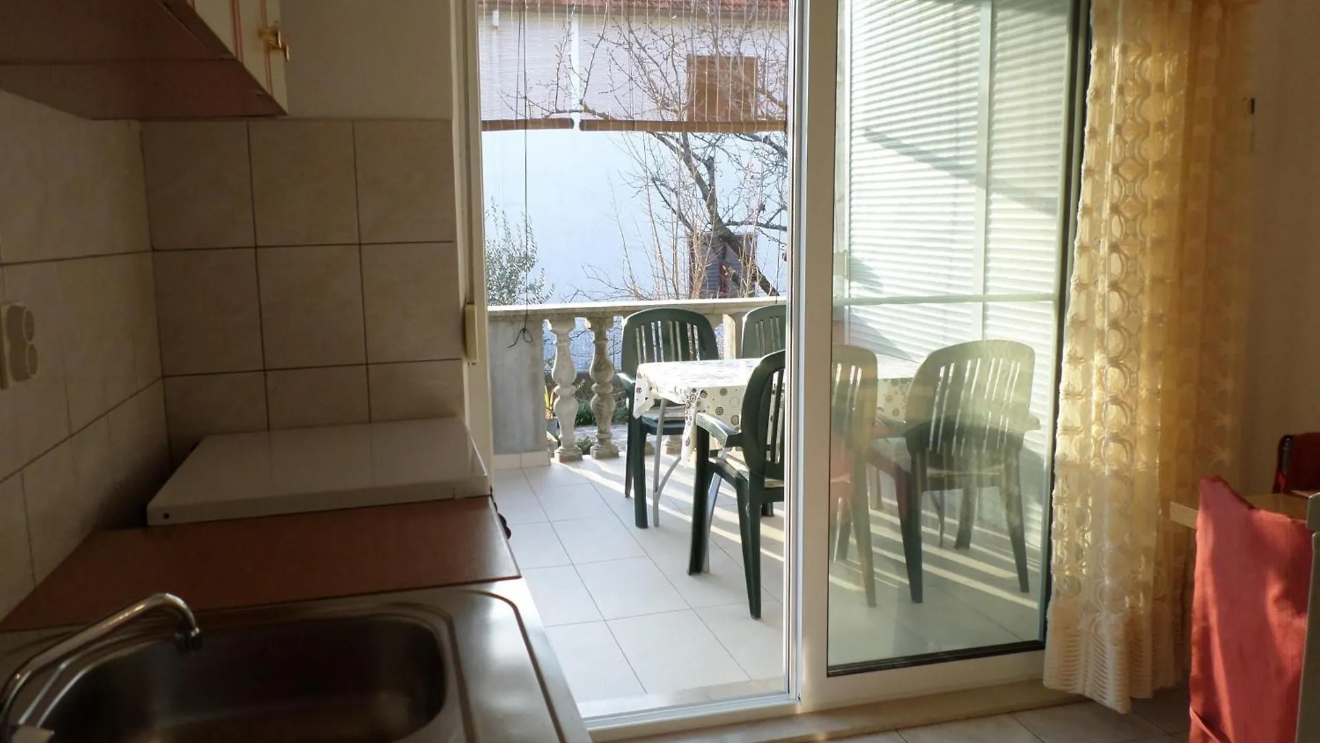 Funktionelles Apartment Mit Terrasse Zadar