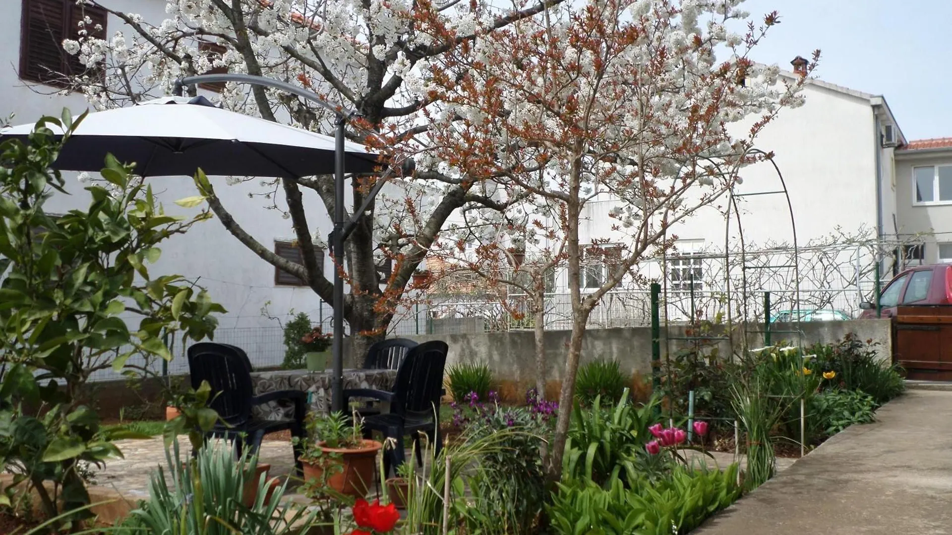 Funktionelles Apartment Mit Terrasse Zadar